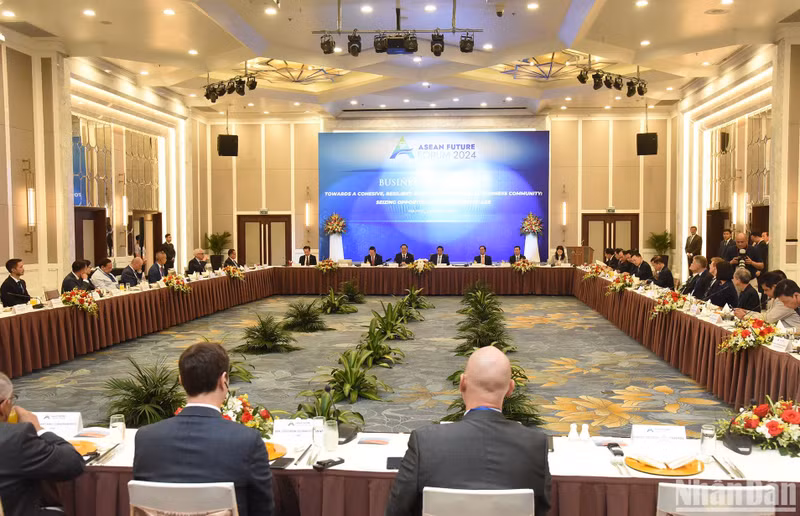 En la cita. (Fotografía: Nhan Dan) En la cita. (Fotografía: Nhan Dan)