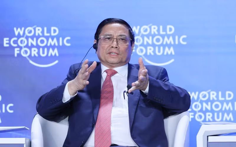 El primer ministro Pham Minh Chinh en la sesión de debates. (Fotografía: VNA)