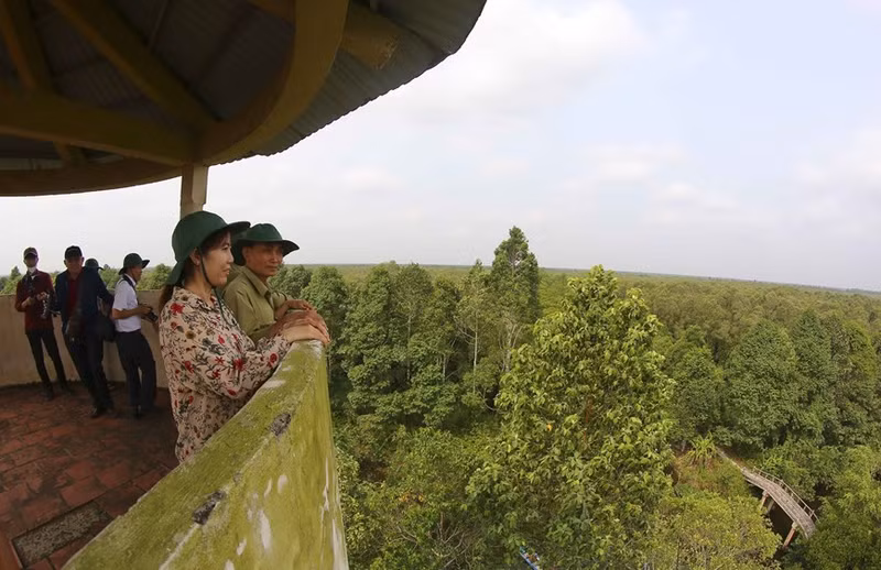 La reserva natural de Lung Ngoc Hoang tiene una superficie de unas dos mil 800 hectáreas.