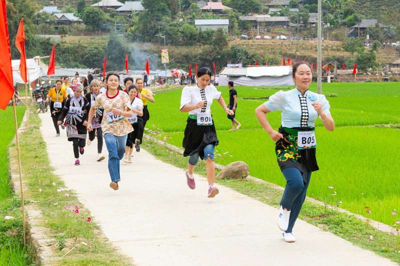 Efectúan en provincia de Lai Chau Carrera de la Felicidad.