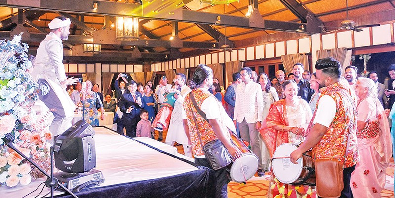 La boda de una pareja india se celebró en Furama Resort, Da Nang. (Fotografia: Nhan Dan)