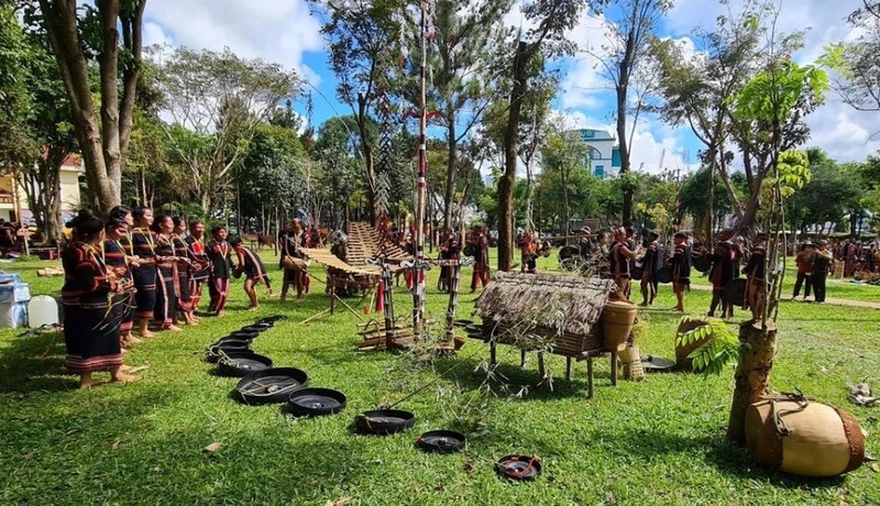 Interpretación del gong de la Altiplanicie Occidental. (Fotografía: VNA)