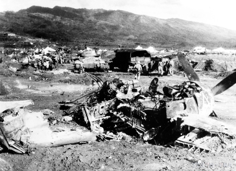 En el campo de batalla de Dien Bien Phu yacen restos de aviones destruidos por el ejército vietnamita. (Foto: VNA)