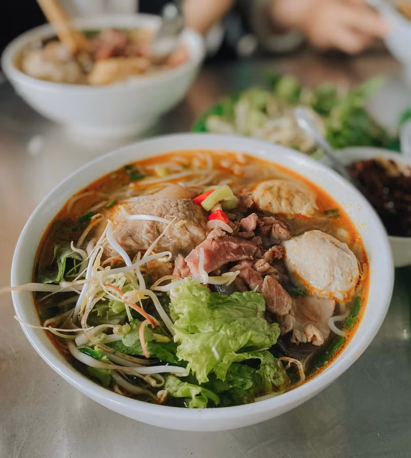 Fideos de arroz típicos de Hue.