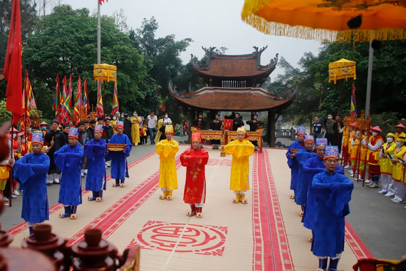 Rinden homenaje a legendarios ancestros de la nación Lac Long Quan y Au Co.