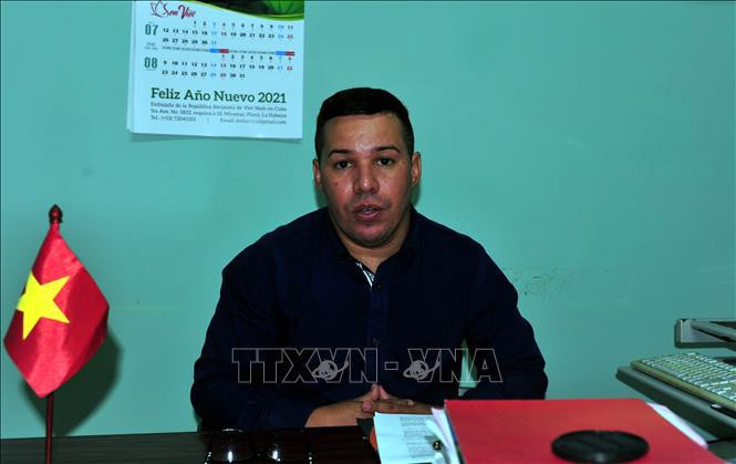 El doctor Ruvislei González Sáez, investigador principal del Centro de Investigaciones de Política Internacional. (Fotografía: VNA)