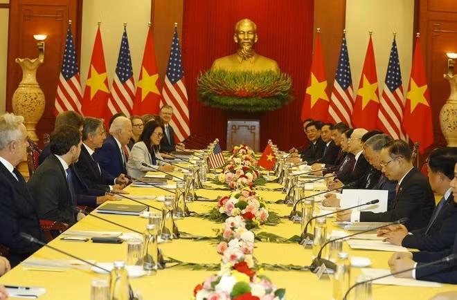 El secretario general del Partido Comunista de Vietnam, Nguyen Phu Trong, mantiene conversaciones con el presidente de Estados Unidos, Joe Biden. (Fotografía: VNA) El secretario general del Partido Comunista de Vietnam, Nguyen Phu Trong, mantiene conversaciones con el presidente de Estados Unidos, Joe Biden. (Fotografía: VNA)