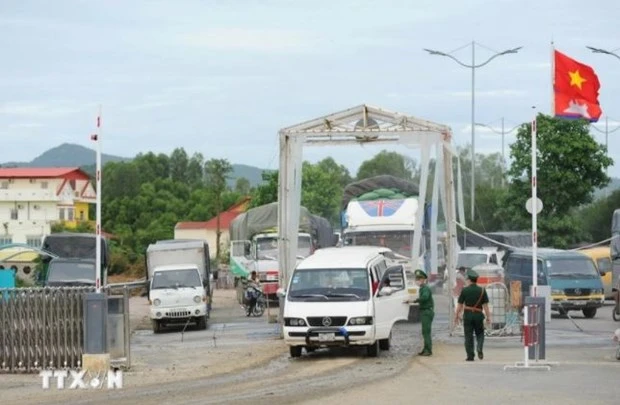 En la puerta fronteriza internacional de Tinh Bien. (Fotografía: VNA)