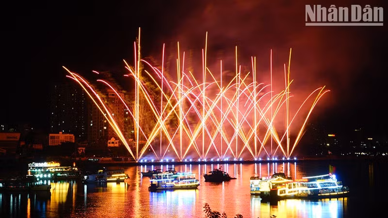 La obra titulada “Universo Radiante: Sinfonía de Luz”.