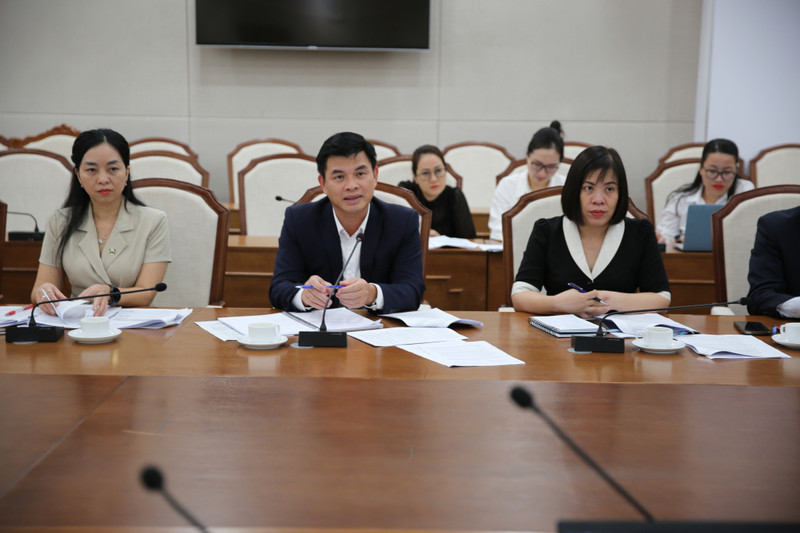 Líderes de Servicio de Cultura y Deporte de Quang Ninh en el encuentro.