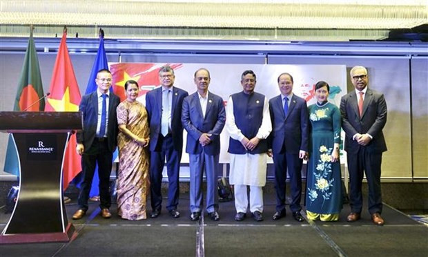 Funcionarios de Vietnam y Bangladesh en el evento. (Fotografía: VNA)