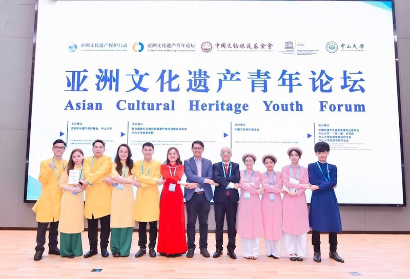 La delegación vietnamita en el concurso.