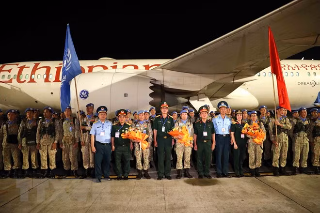 En la ceremonia de bienvenida en aeropuerto internacional de Noi Bai. (Fotografía: VNA)