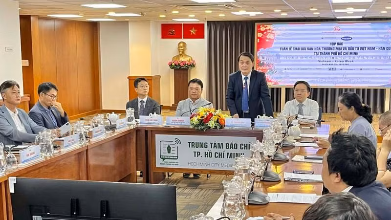 Escena de la conferencia de prensa.