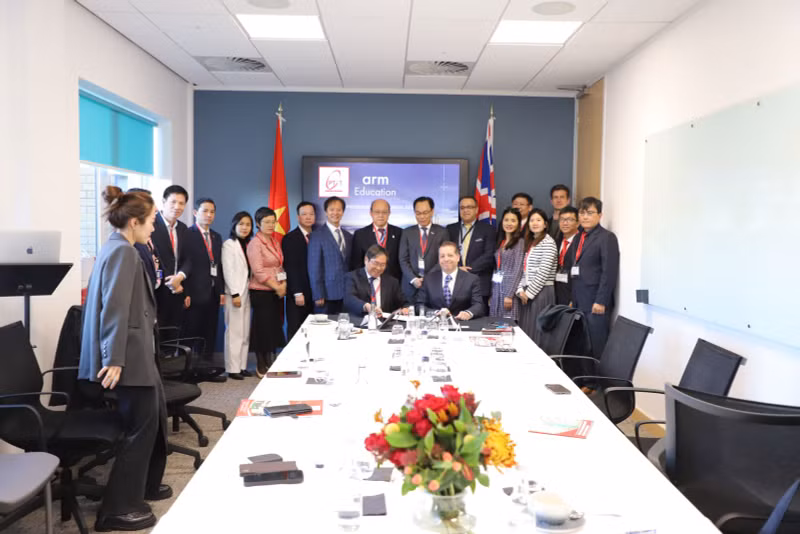 Firma de un memorando de entendimiento de cooperación entre Vietnam y Reino Unido (Fotografía. VNA)