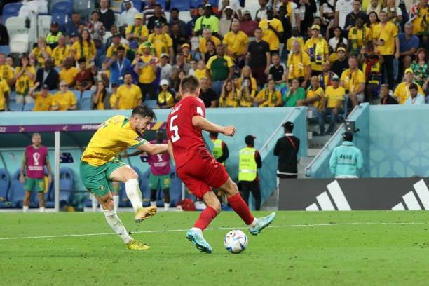 El golazo del jugador australiano Mathew Leckie.