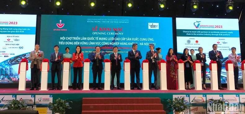 Efectúan en Hanói Feria de Industria Aeronáutica.