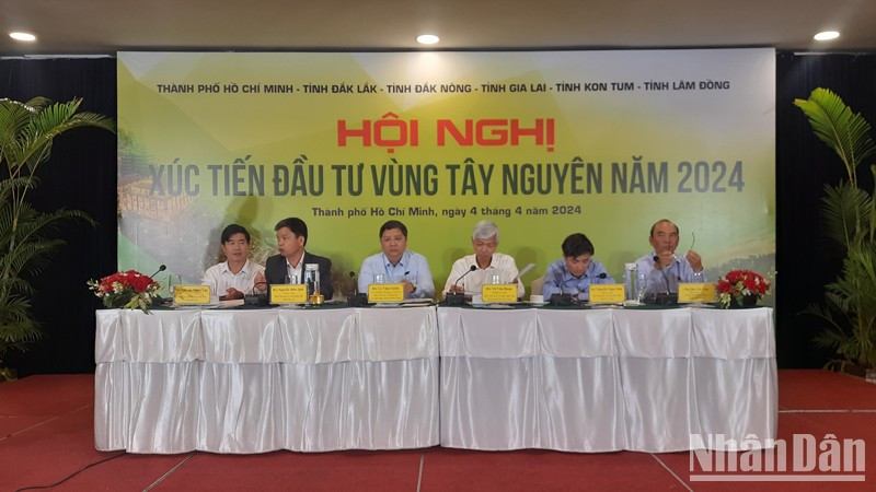 Convocan provincias vietnamitas a invertir en casi 560 proyectos.