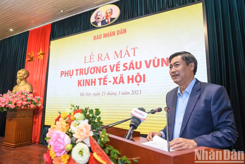 [Foto] Periódico Nhan Dan lanza subpágina sobre seis regiones socioeconómicas ảnh 6