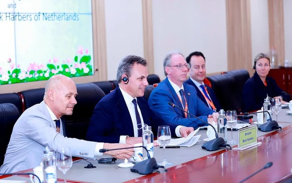 El ministro holandés de Infraestructura y Gestión del Agua, Mark Harbers, en el encuentro. (Fotografía: Ministerio Recursos Naturales y Medio Ambiente de Vietnam )