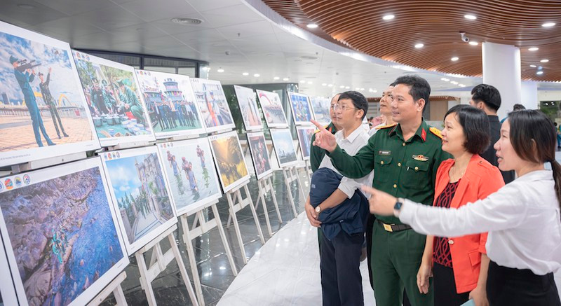 Efectúan en Da Nang exposición fotográfica en honor a soldados.