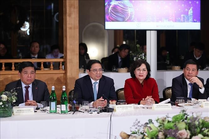 El primer ministro Pham Minh Chinh habla en el seminario. (Fotografía: VNA)