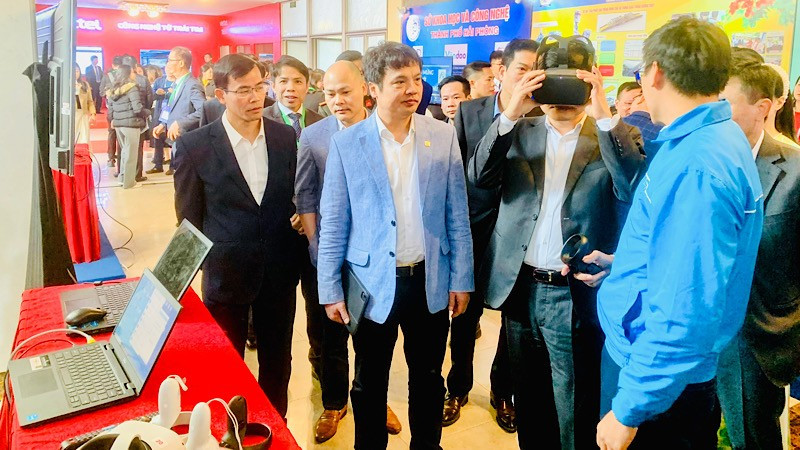 Efectúan en ciudad de Hai Phong foro de transformación digital.