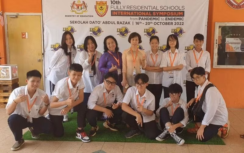 El equipo vietnamita de la escuela de Thuc Nghiem.