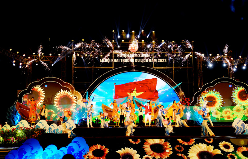 Inauguran en Ha Tinh programa turístico de 2023.