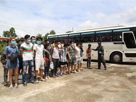 Vietnam recibe a 78 ciudadanos que regresan de Camboya. (Fotografía: VNA)