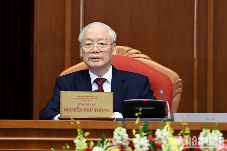El secretario general del PCV, Nguyen Phu Trong, interviene en la sesión plenaria. (Fotografía: VNA)