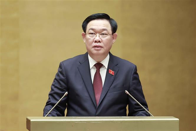 El presidente de la Asamblea Nacional de Vietnam, Vuong Dinh Hue, habla en el evento. (Fotografía: VNA)