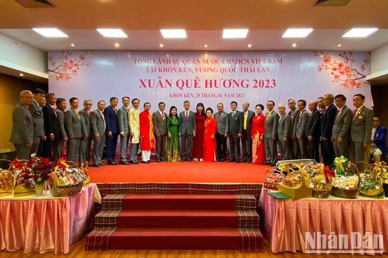 Celebra comunidad vietnamita en ciudad tailandesa programa “Primavera de la Patria”.