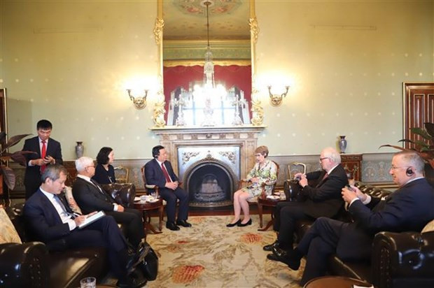 Una delegación de alto nivel del Partido Comunista de Vietnam trabaja con la gobernadora de Nueva Gales del Sur, Margaret Beazley. (Foto: VNA)
