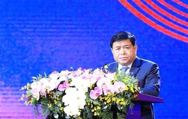 El ministro de Planificación e Inversión, Nguyen Chi Dung, habla en el evento. (Fotografía: VNA)