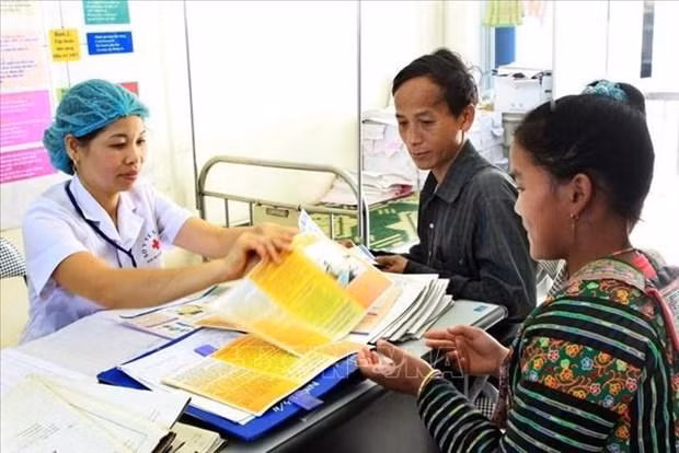 Vietnam figura entre los cuatro países con mejor calidad de tratamiento del VIH del mundo (Fotografía: VNA) Vietnam figura entre los cuatro países con mejor calidad de tratamiento del VIH del mundo (Fotografía: VNA)