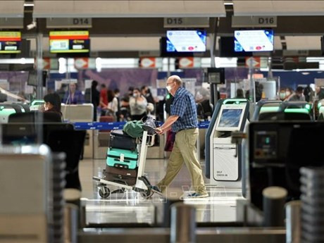 Pasajeros en el Aeropuerto Internacional Suvarnabhumi de Bangkok, Tailandia. (Foto: VNA)