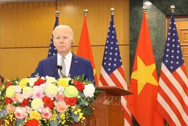 El presidente estadounidense, Joseph Biden, habla en la conferencia de prensa conjunta. (Foto: VNA)