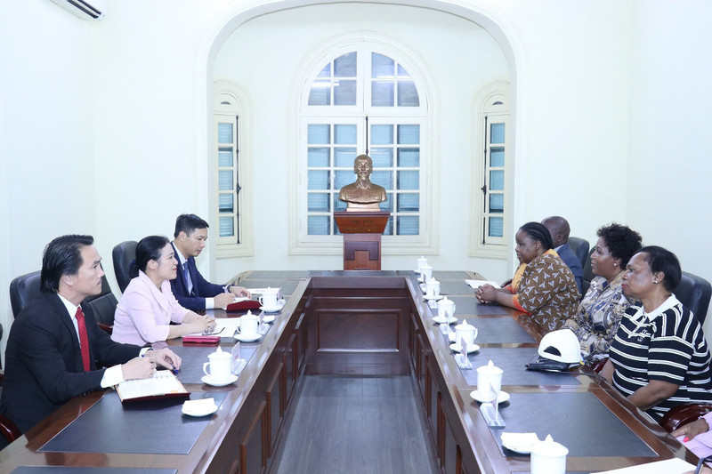 En la reunión. (thoidai.com.vn)