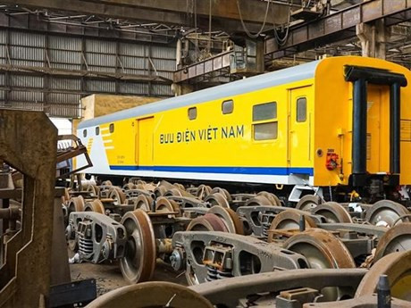 Dentro de la fábrica de trenes Gia Lam. (Fuente: VNA)