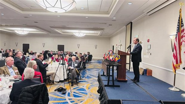 El embajador de Vietnam en Estados Unidos, Nguyen Quoc Dung, habla en el Club Internacional Annapolis. (Foto: VNA)