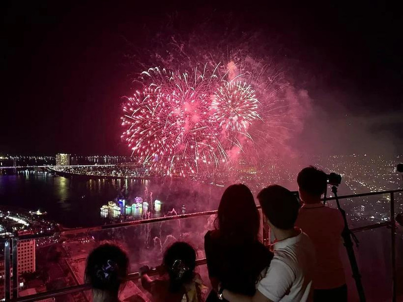 En una actuación de fuegos artificiales. (Foto: VNA)