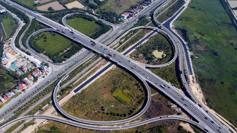 La encrucijada vial entre la autopista 5 y el puente Thanh Tri. (Fotografía: VNA)