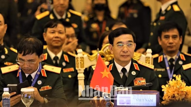 El ministro de Defensa de Vietnam, general Phan Van Giang, en la cita. (Fotografía: Nhan Dan)