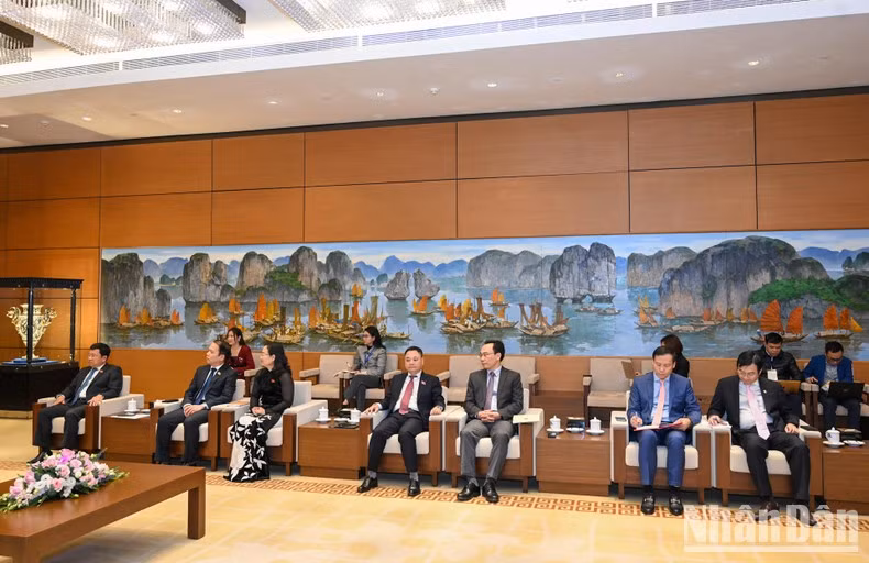 Delegados vietnamitas en el encuentro.