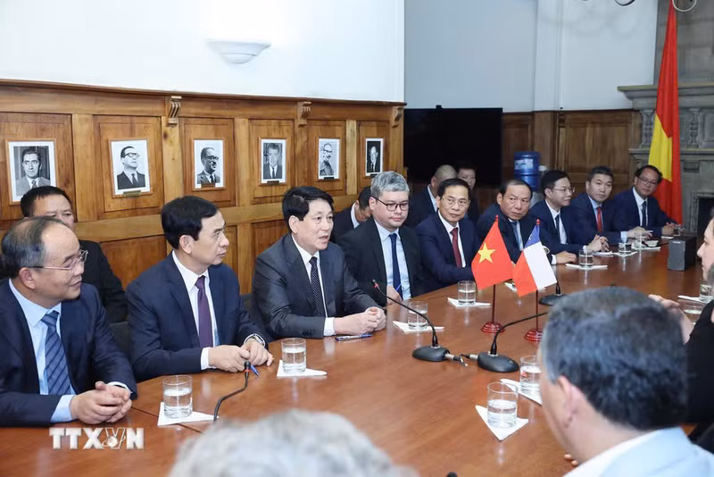 El presidente Luong Cuong habla en el encuentro. (Foto: VNA)