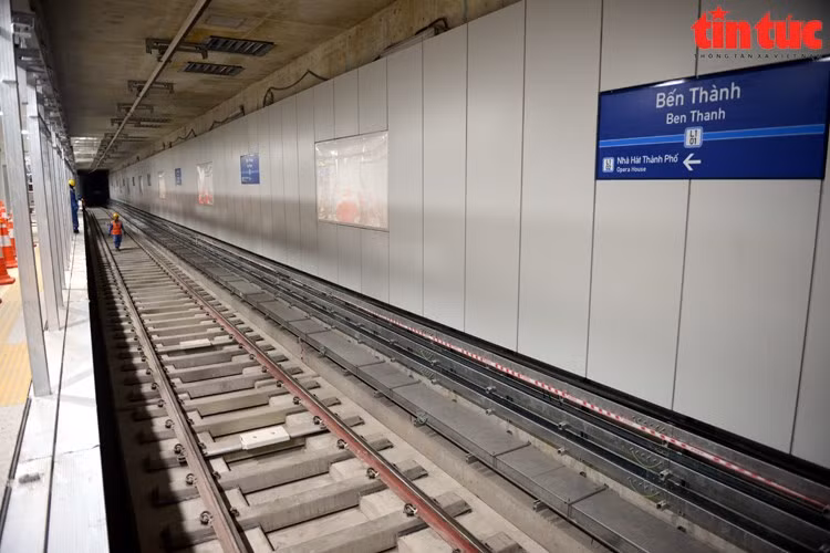 La zona del primer piso de la estación de metro Ben Thanh recibe luz natural gracias al tragaluz. (Foto: VNA)