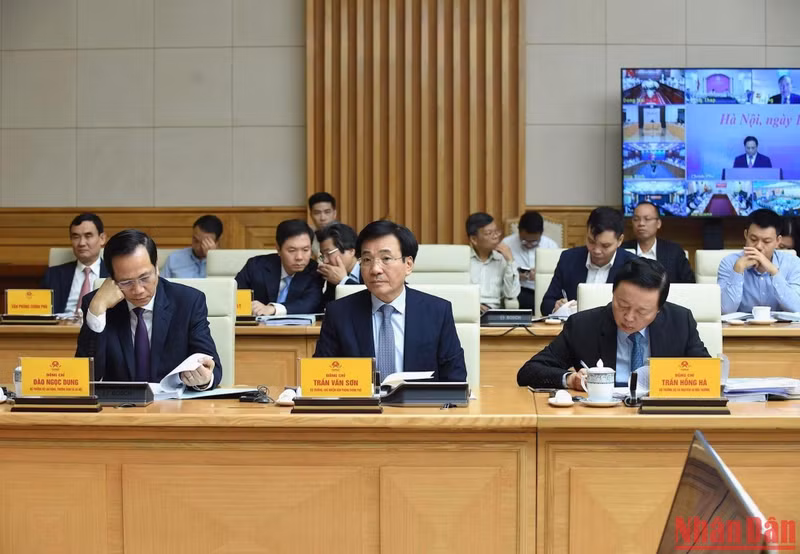 Representantes de los ministerios, departamentos y sectores en la conferencia. Representantes de los ministerios, departamentos y sectores en la conferencia.