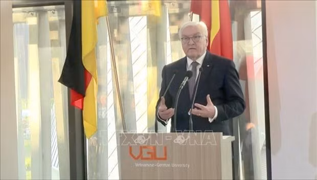 El presidente de Alemania, Frank-Walter Steinmeier, presenta un discuso en la Universidad Vietnam-Alemania. (Foto: VNA)