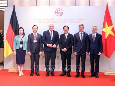 El presidente Frank-Walter Steinmeir y las autoridades de Ciudad Ho Chi Minh. (Foto: VNA) 